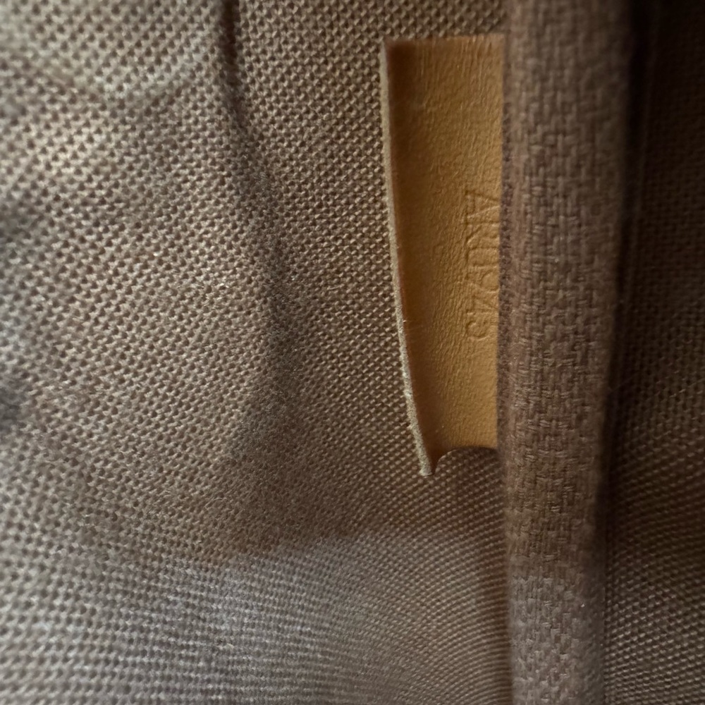 Authentic Louis Vuitton - Picture 10 of 11